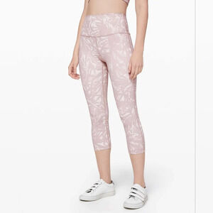 Lululemon Wunder under crop  high rise 21" shadow leaf light Ivory size 6